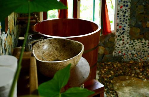 Pu Long Nature Reserve Cabin | Discover Lua Pu Luong: Rated 9.7 with Pool & Restaurant