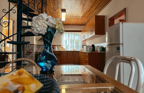 Biscoitos Apartment | Cozy Luana House: Family-Friendly Retreat with Great Reviews