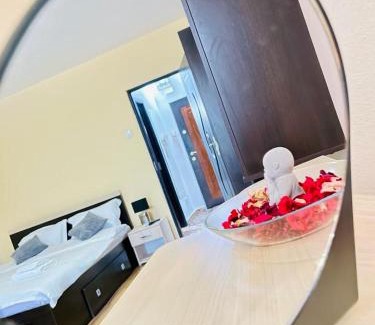 Iasi Apartment | Child-Friendly Retreat at Luand Apartament - Rated 9/10