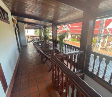 Luang Prabang Hotel | Experience Oceanfront Comfort at Ouis NamKhan Place House