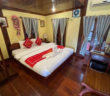 Luang Prabang Hotel | Experience Oceanfront Comfort at Ouis NamKhan Place House