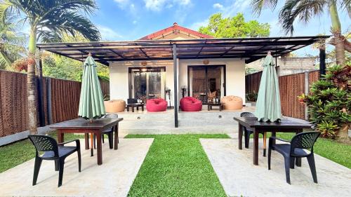 Tangalle Bed & Breakfast | Beautiful Luaya Beach: 4-Star Hotel with Oceanfront Views