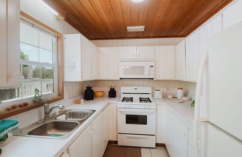 Lubbers Quarters Cay House | Escape to Lubbers Quarters Cay - A True Tropical Retreat