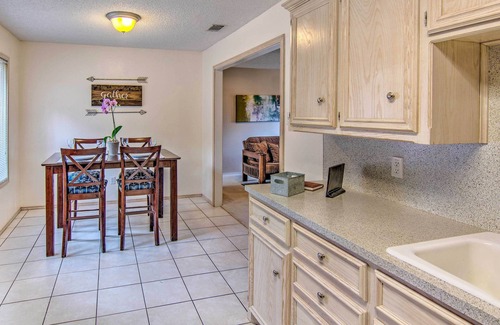 Lubbock Cottage | Family-Friendly Lubbock Home with Deck, Near Texas Tech