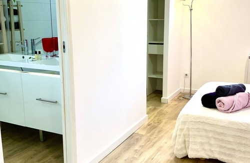 Le Puy-Sainte-Reparade Apartment | Tranquil Luberon Apartment Near Aix-en-Provence