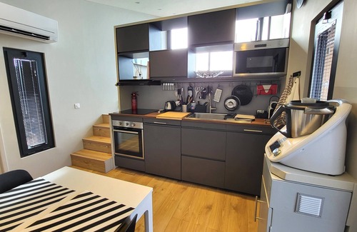 Saint-Saturnin-les-Apt House | Tranquil Luberon Gîte with Ocean View & Private Pool
