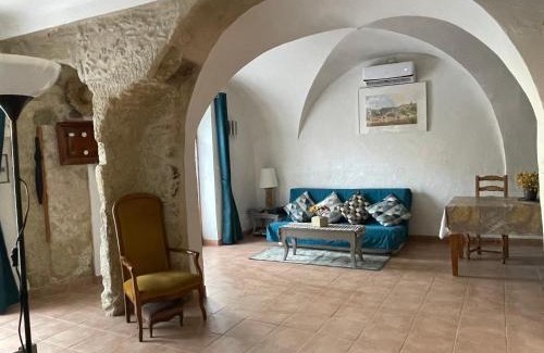 Cabrieres-dʼAigues House | Charming Luberon Village Home with Ocean View for 6 Guests