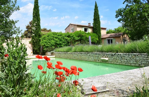 Croagnes Villa | Relaxing Luberon Villa with Heated Pool & Cozy Cabane