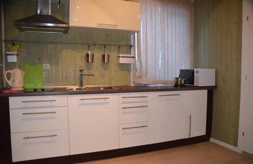 Zaborki Apartment | Discover Lubimiy Prichal: Oceanfront Retreat with Hot Tub