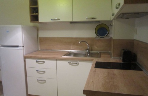 Pomorie Apartment | Cozy LUBO Apartment in Pomorie with Pool & Breakfast