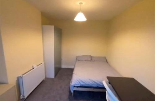 The Liberties House | Discover Roy's House: A Unique Stay Awaits You
