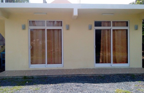 Rodrigues Island Apartment | Convenient Luc Studio with Oceanfront Views in English Bay