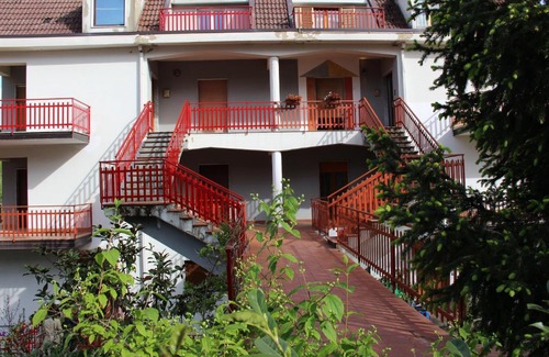 Calvello Bed & Breakfast | Family-Friendly Retreat at Lucantò with 9/10 Guest Rating