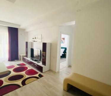 Stefanestii de Jos Apartment | Guest Rated 9.8: Lucas Investment L3 -104 with Pool Access