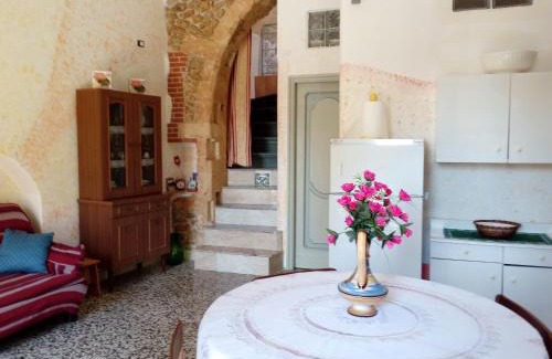 Montescaglioso House | Budget-Friendly Luce: Ideal for Family Getaways