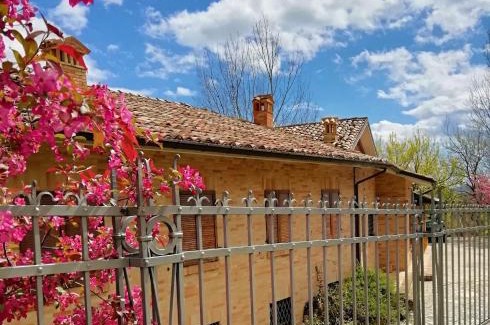 Sarnano Bed & Breakfast | Guest Rated 10/10 at Luci sui Monti with Family Amenities