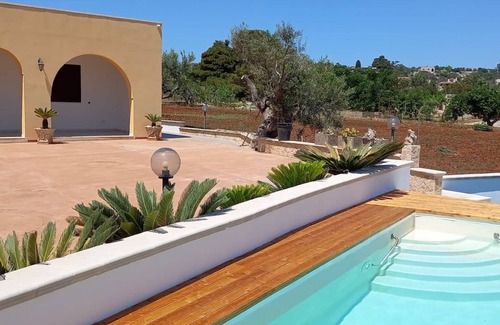 Marina di Pescoluse House | Relax at Lucia Holiday Home in Beautiful Salento