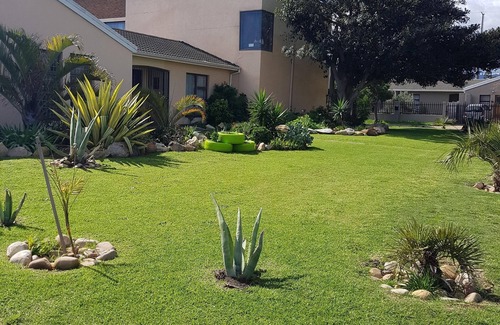 Die Bos House | Relax at Lucia's Self Catering with Ocean Views and Spa