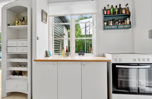 Ronne House | Oceanfront Retreat "Lucie" – Steps from the Sea!