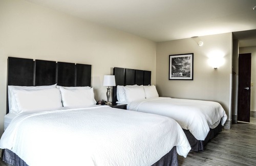 Weatherford Hotel | Ideal Holiday Inn Express & Suites Weatherford with Pool & More