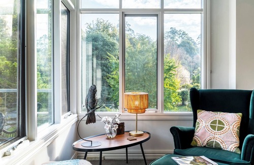 Warburton House | Unforgettable Lucille Experience with Scenic Views & Breakfast