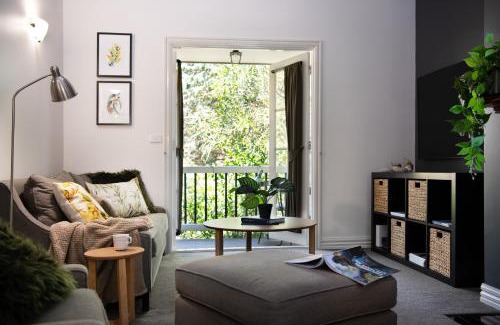 Hepburn Springs House | Family-Friendly Lucini Cottage with Hot Tub & Great Reviews