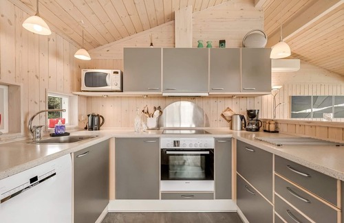 Vinderup House | Oceanfront Retreat "Lucio" - Steps from the Inlet