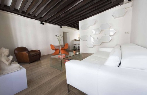 Bonne-Nouvelle Apartment | Beautiful Lucius: Cozy 1BR Retreat with Spa & Breakfast