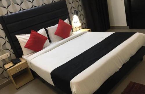 Charbagh Hotel | LUCKNOW HOTEL K P C Near Temple - fully Air Conditioned hotel at Prime Location - Hygiene & Spacious Room - with wifi - BEST HOTEL IN LUCKNOW