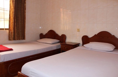 Prampir Makara Hotel | Budget-Friendly Stay at Lucky 1 Guesthouse with Breakfast