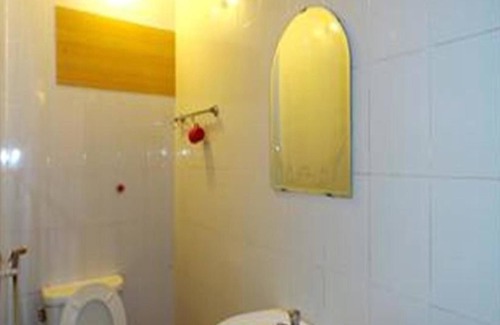 Prampir Makara Hotel | Budget-Friendly Stay at Lucky 1 Guesthouse with Breakfast
