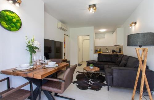 Omis Apartment | Elegant Lucky Apartment Omiš: Pet-Friendly & 10/10 Rated