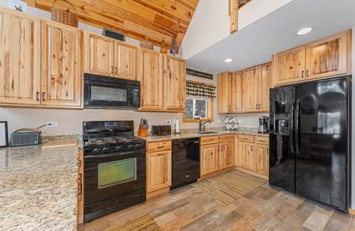 Lake Tomahawk House | Discover Lucky Bass Retreat: Lake Access & Game Room Fun