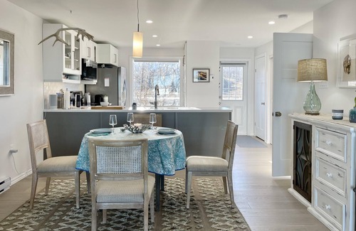 Campbellton House | Unforgettable Lucky Bay Hideaway: Oceanfront Bliss Await
