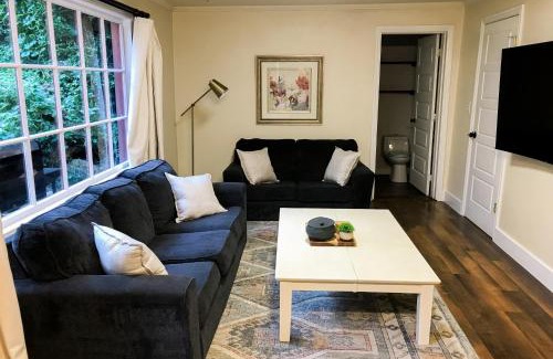 Humboldt Hill House | Discover Family-Friendly Comfort at Lucky Clover Hotel