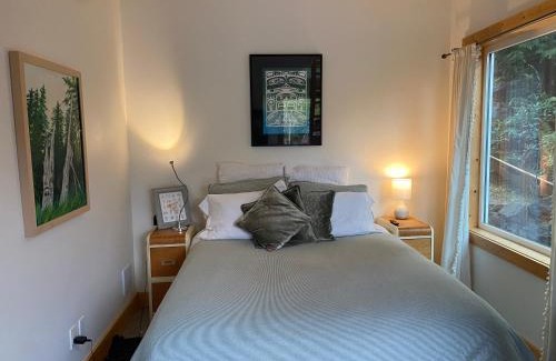 Ucluelet Apartment | Pet-Friendly Lucky Creek Guest Suite - Rated 9/10 by Guests