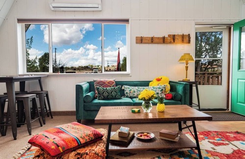 Blanding House | Lucky Duck Home: Family-Friendly Retreat with Breakfast