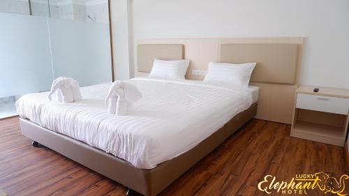 Bang Kapi Hotel | Budget-Friendly Stay at Lucky Elephant Hotel with Ocean View