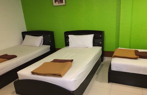 Ko Phi Phi House | Cozy Lucky Guesthouse with Family-Friendly Amenities