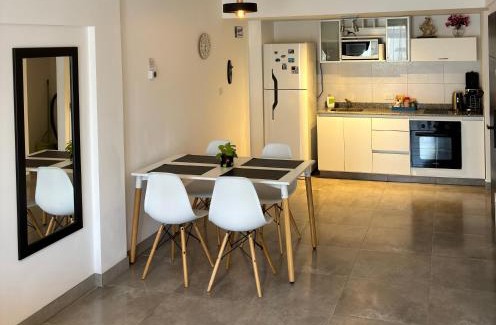 10 de Diciembre Apartment | Highly Rated Lucky House Apartment: Family-Friendly Comfort