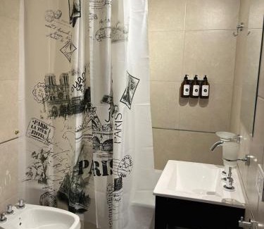 10 de Diciembre Apartment | Highly Rated Lucky House Apartment: Family-Friendly Comfort