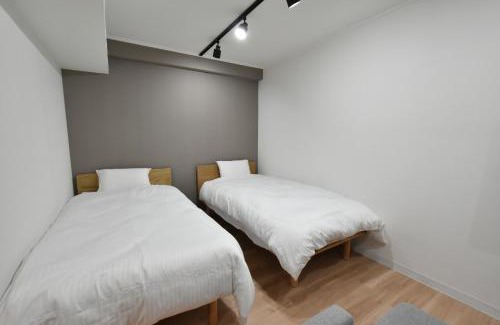 Shinagawa Apartment | Couples' Getaway Near Station: Perfect for Remote Work