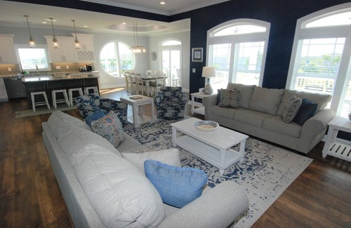 Sunset Beach House | Relaxing Oceanfront Retreat at Lucky Old Sun Properties