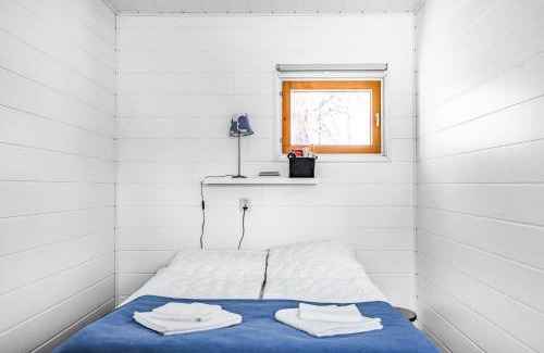 Pyhatunturi Apartment | Discover Lucky Ranch Cabin 3: Pet-Friendly Retreat with Spa