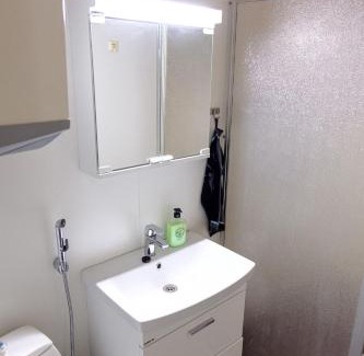 Pyhatunturi House | Cozy Lucky Ranch Cabin 4 with Oceanfront Views & Hot Tub