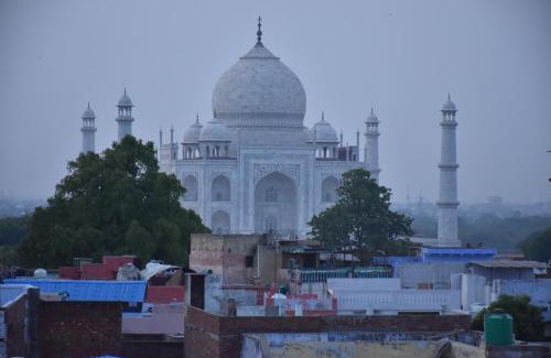Taj Ganj House | Inviting Lucky Restaurant & Guest House with Spa & Dining