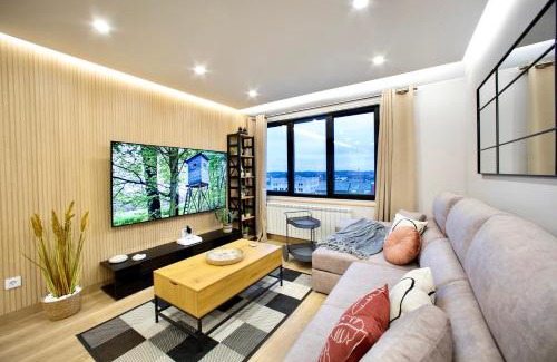 Lugo Apartment | Discover Lucus Skyline: Family-Friendly 4-Star Retreat