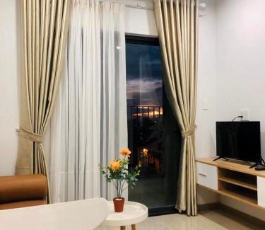Di An Apartment | Cozy Lucy Apartment: Family-Friendly Stay with Pool Access