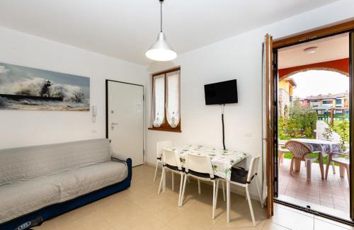 Lugana Apartment | Lucy Hotel: Guest Rated 10/10 with Pool and Hot Tub