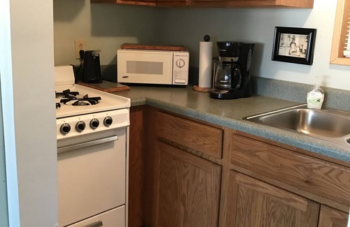 Ludington Cottage | Discover LUCY'S LOFT: Guest Rated 9.8 with Ocean Views!